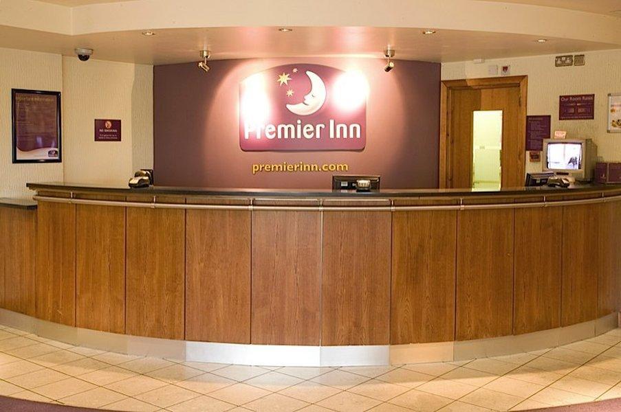 Premier Inn London Heathrow M4/J4 Hillingdon Exterior photo